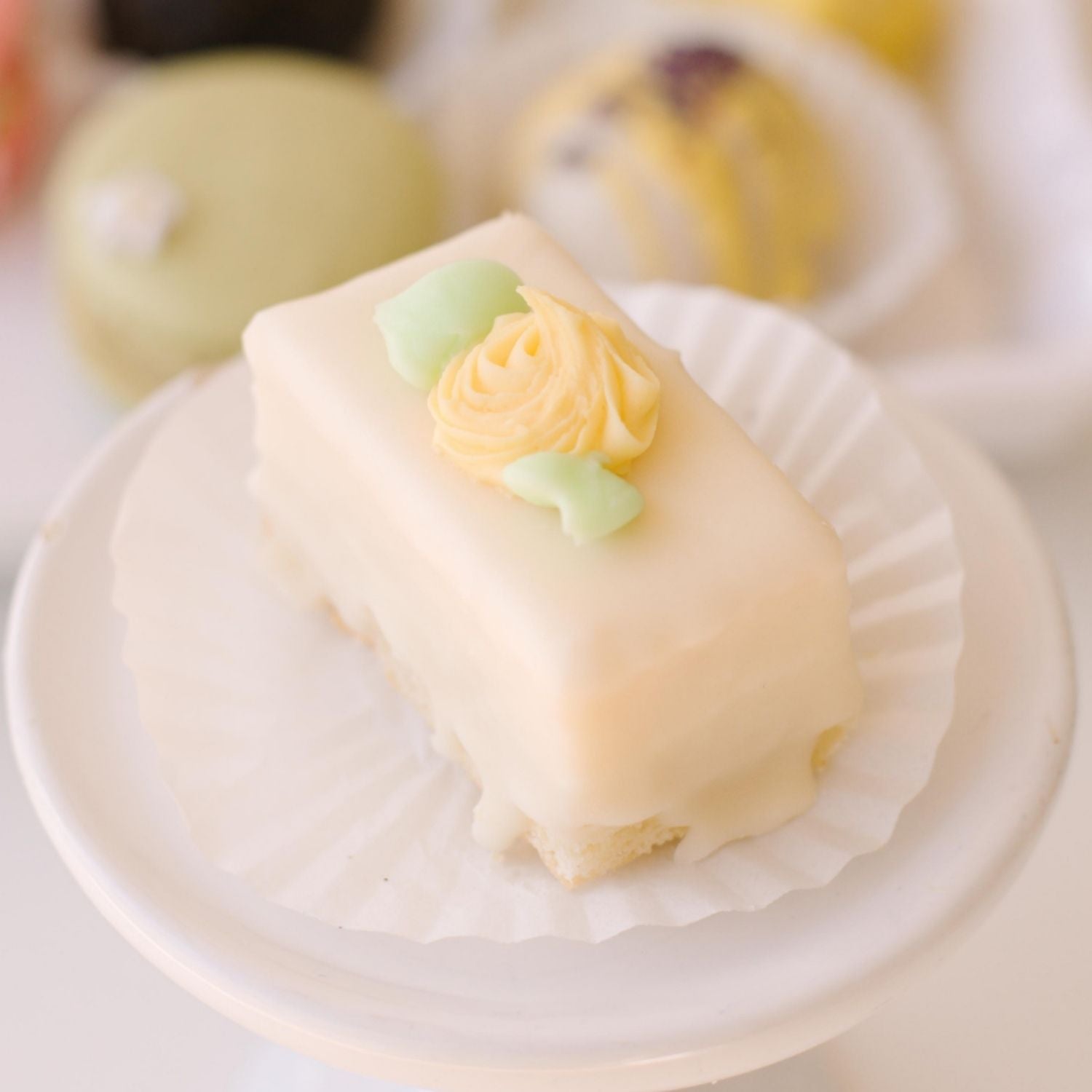 Vanilla Petit Four