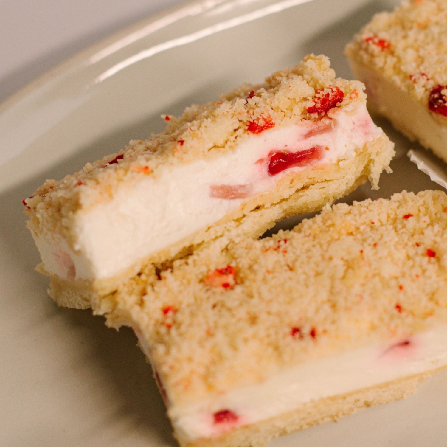Strawberry Crumble Bar