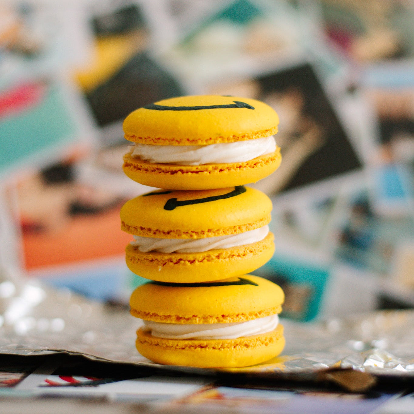 Smiley Macaron • 90s Nostalgia