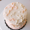Delicate Bow • Designer Cake
