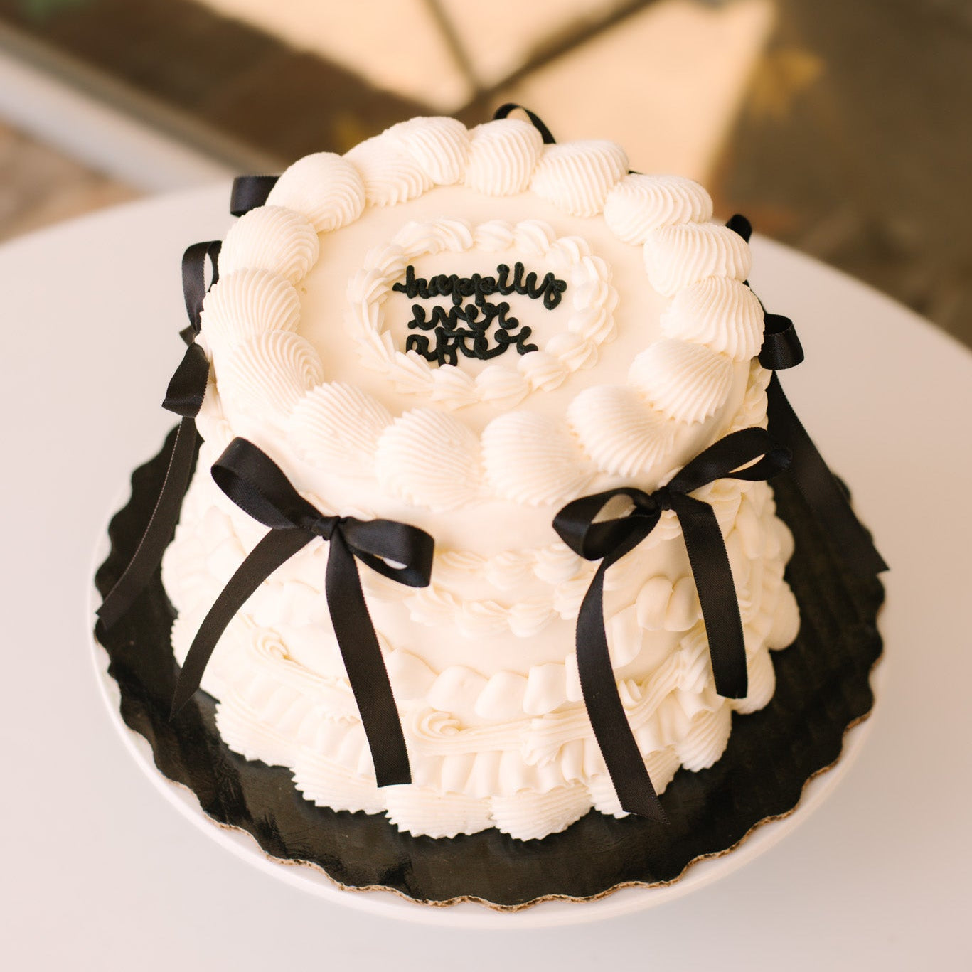 Single Tier Vintage w/ Bows • Wedding Cake