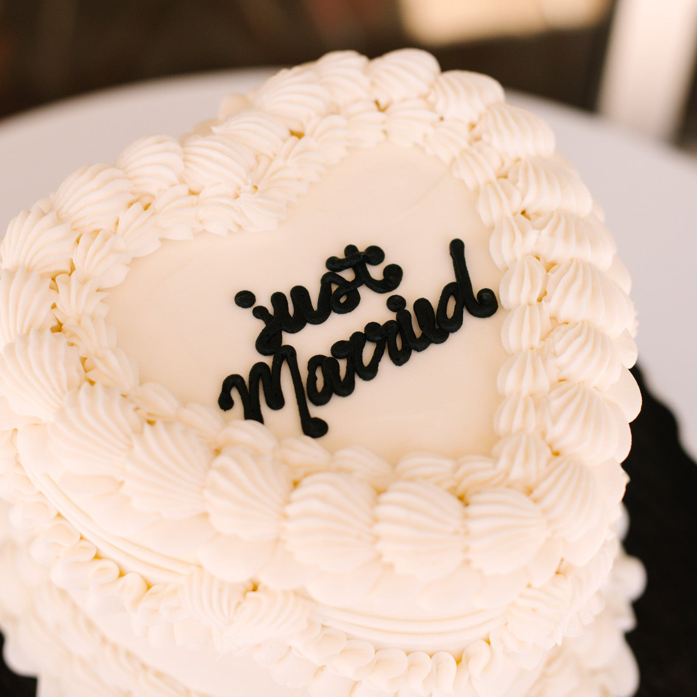 Single Tier Vintage Heart Shape • Wedding Cake