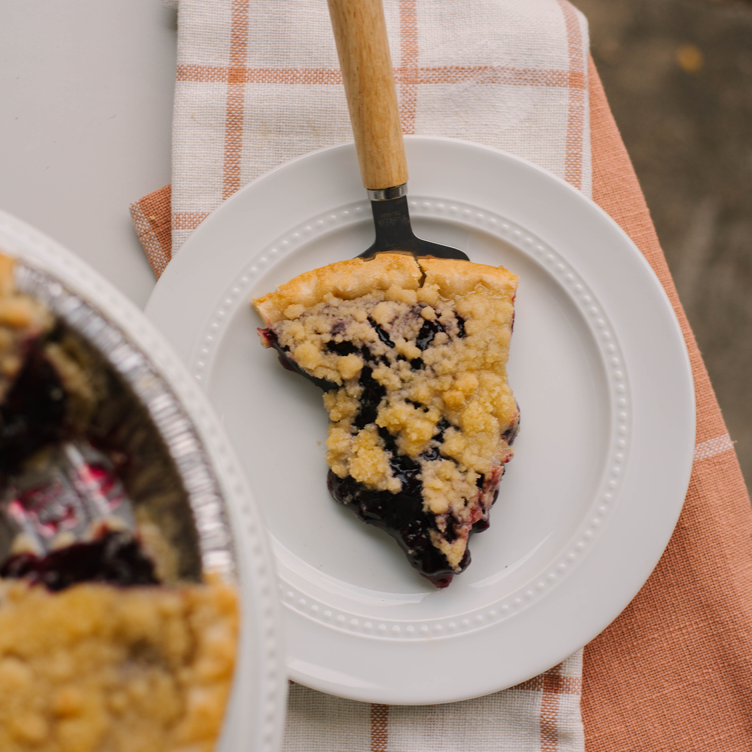 Blueberry Crumble • 9" Pie