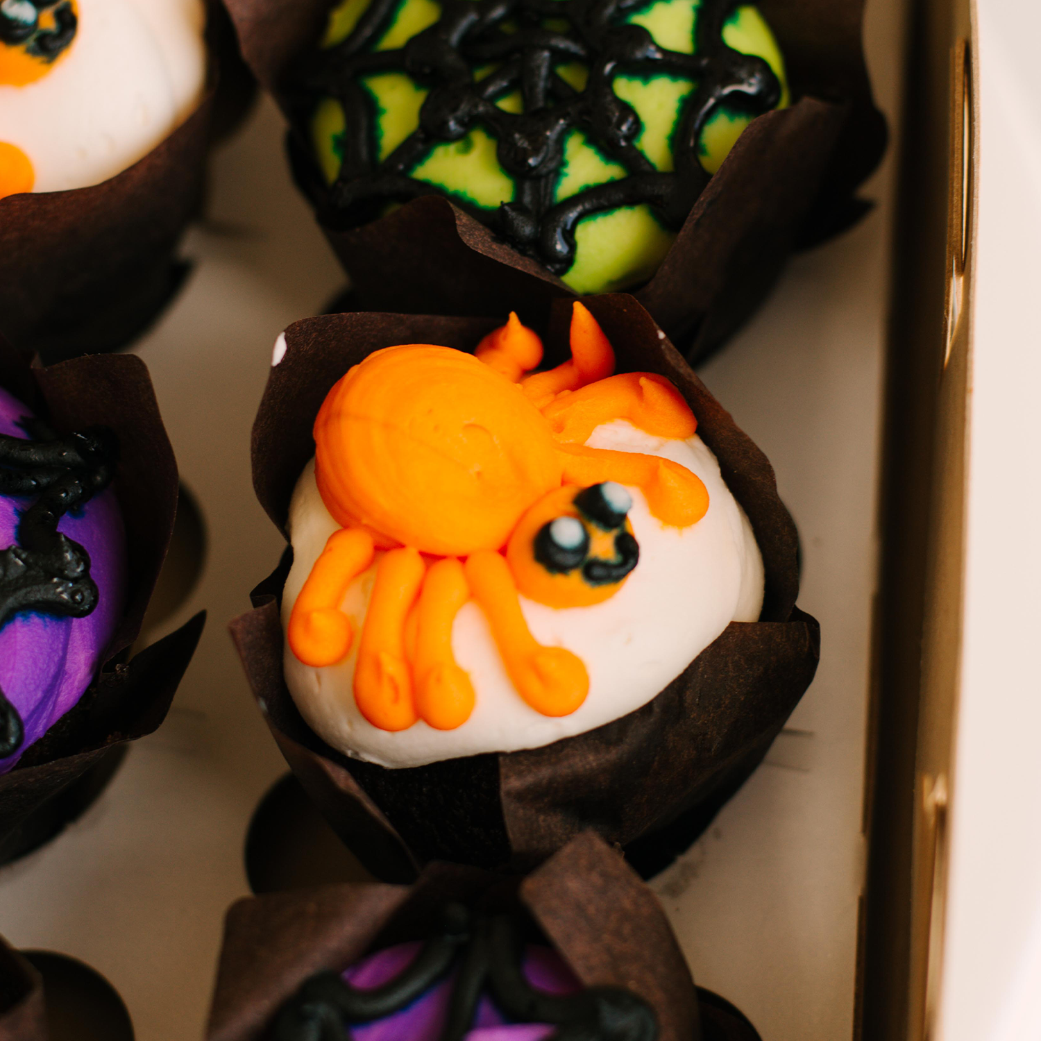 Creepy Crawlers Mini Cupcakes