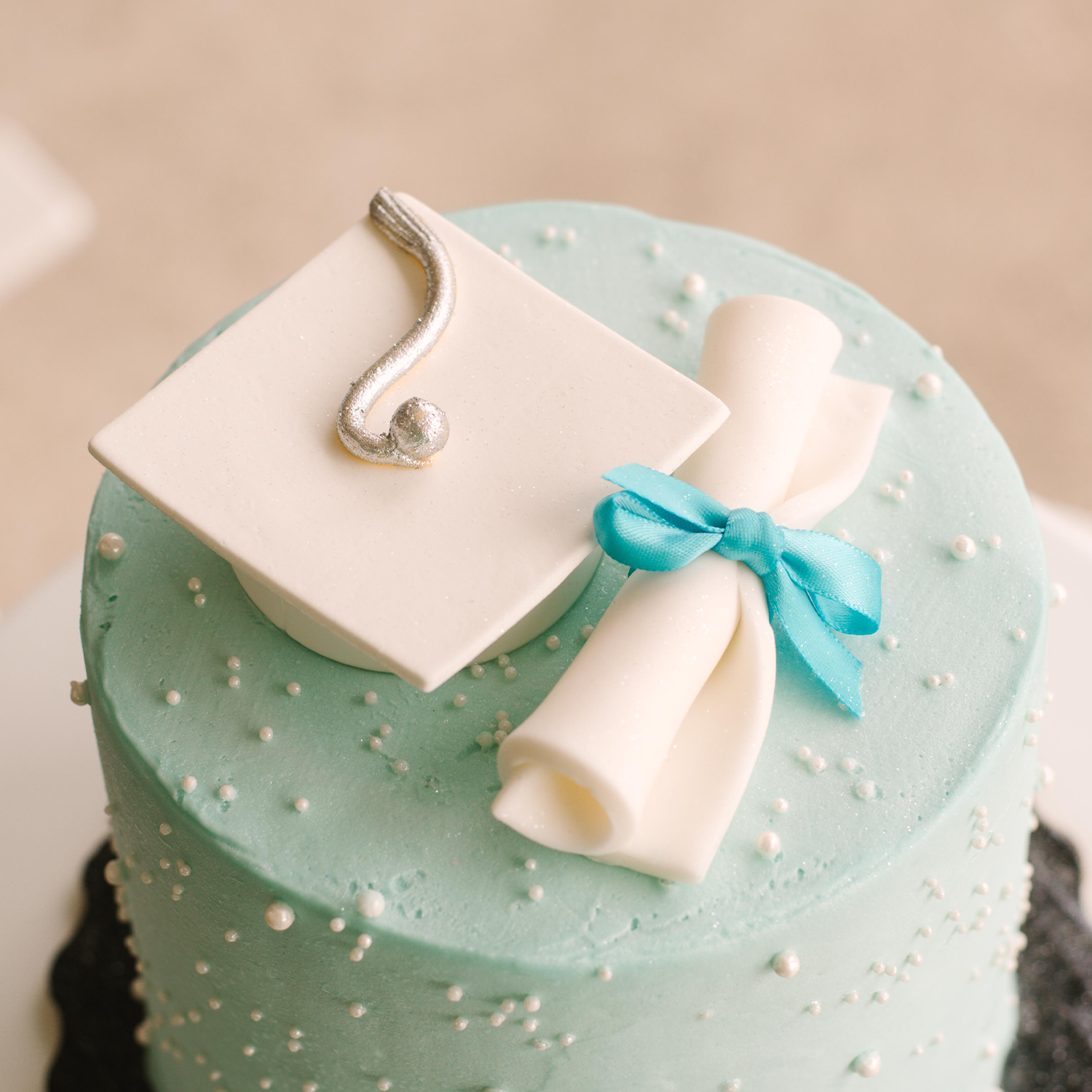 Simple Pearls Graduation • Designer Cake