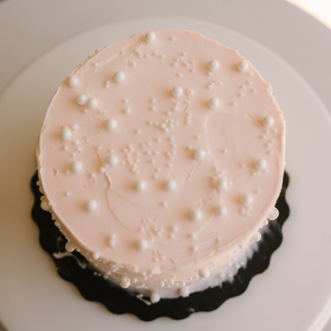 Cascading Pearls • Designer Cake