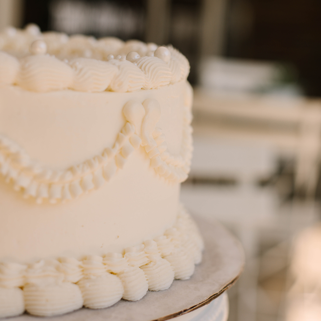 Vintage with Pearls • Designer Cake