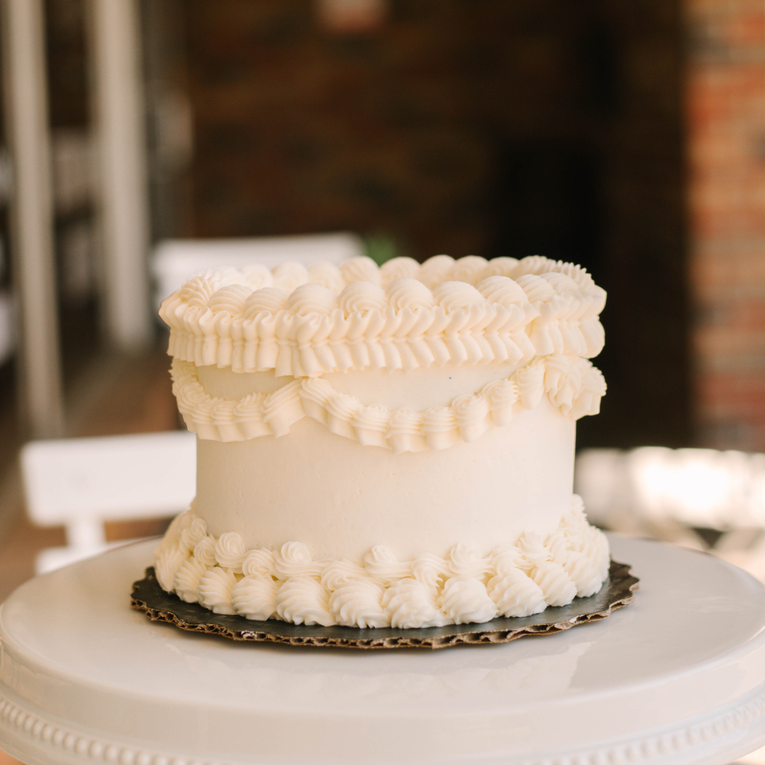 Simple Vintage • Designer Cake