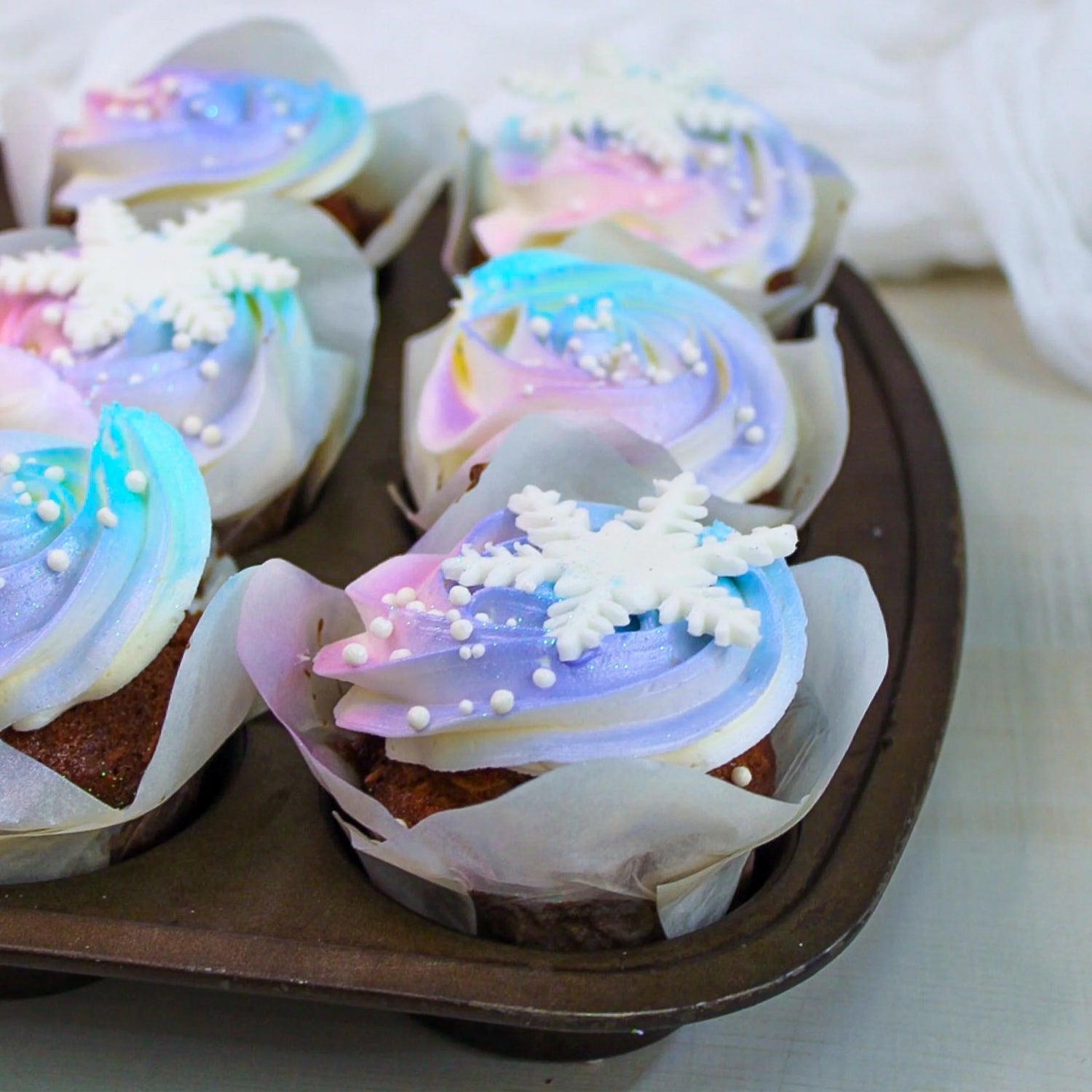 Snowflakes • Designer Cupcakes